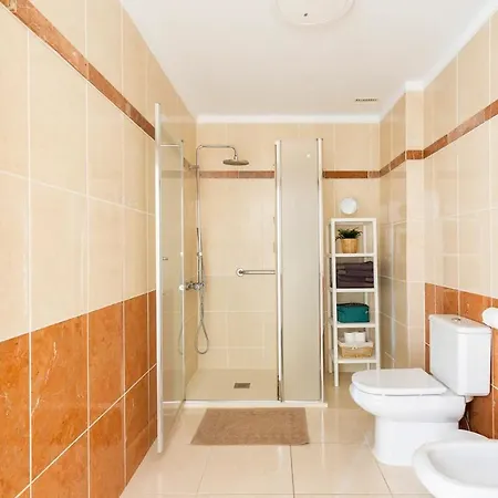 Amplio Y Comodo En Callao Salvaje. 아파트